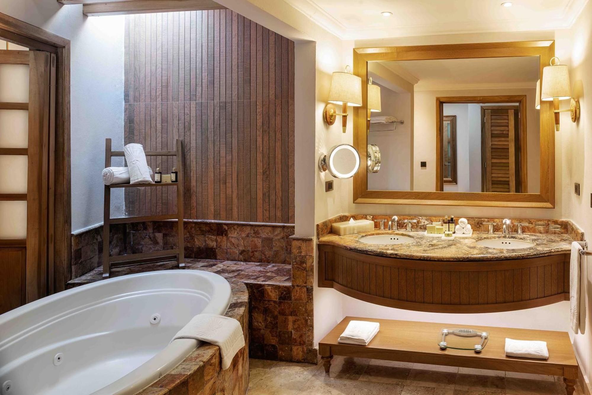 Golden Superior Junior Suite